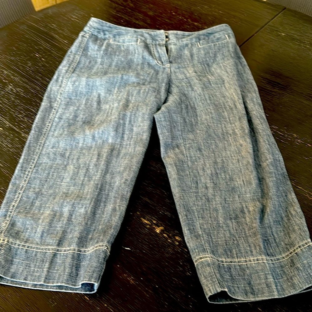 Lightweight JJill capris Light denim color